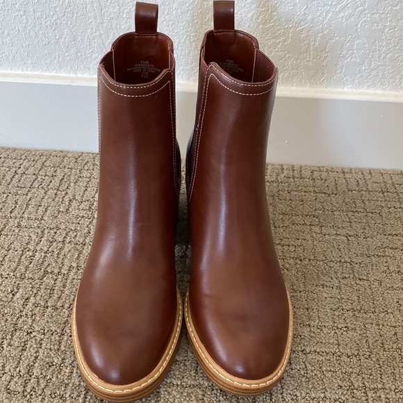 NEW Marc Fisher Heeled Ankle Boots - Picture 3 of 6